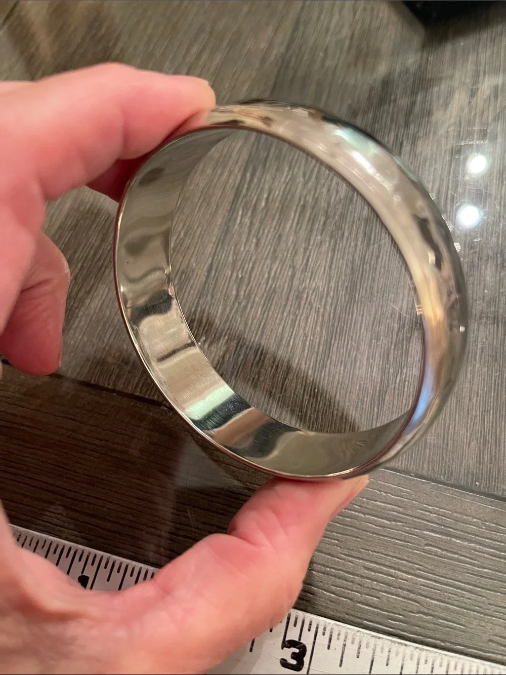 Vintage Polished Hammered Silver-tone Bangle Bracelet